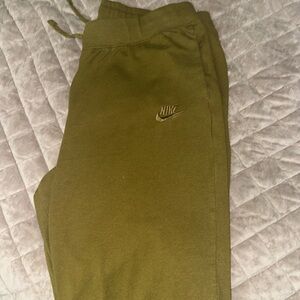 Nike women’s Green Joggers